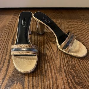 Euc Gucci tan embossed leather Lucite mules